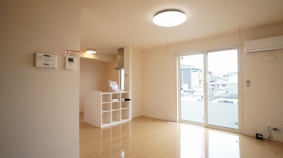 居室・リビング　※別号室のお写真となります※現況優先