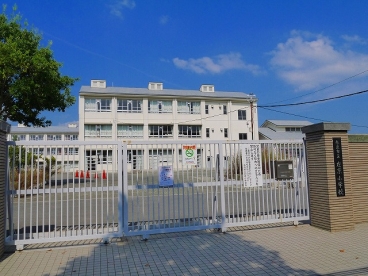 小学校　奈良市立左京小学校（小学校）まで359m