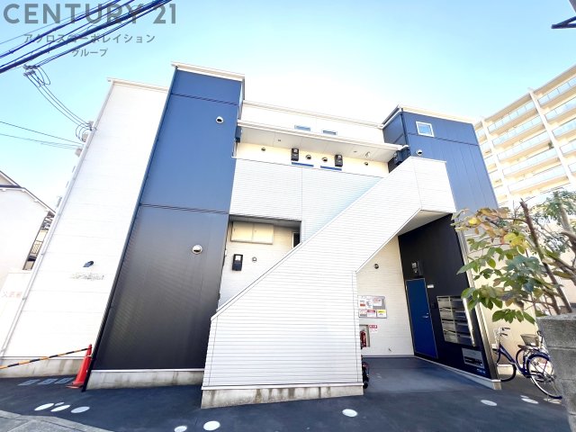 建物外観　居住者専用のごみ置き場があります。