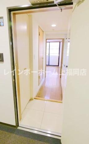 玄関　同物件別号室参考写真です。