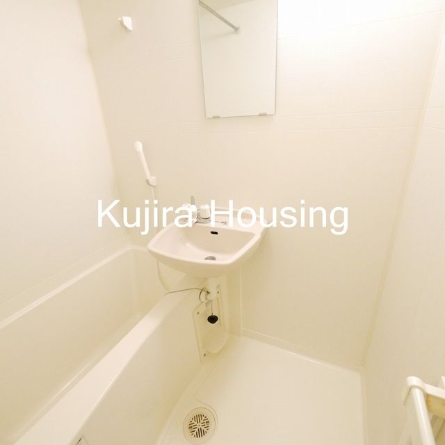 バス・シャワールーム　バス・トイレ別なのでゆっくり湯船に浸かれます♪