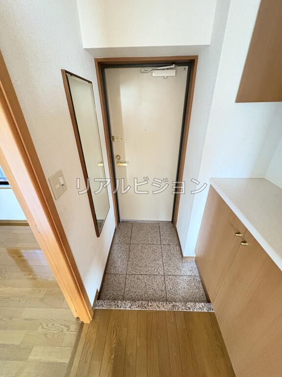 玄関　※こちらの写真は他部屋になり参考写真です