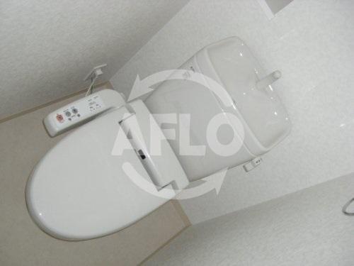 トイレ　アスリート難波WEST　温水洗浄便座