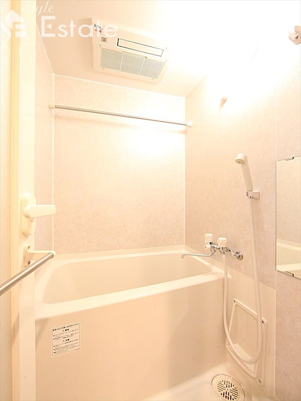 バス・シャワールーム　バスルーム