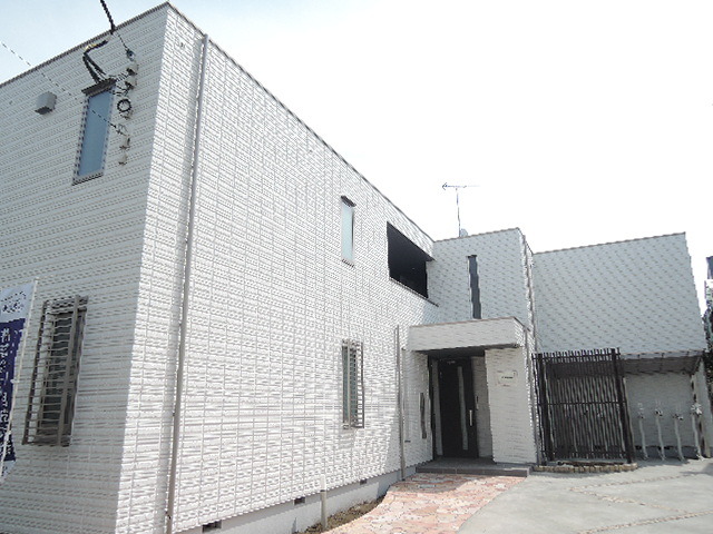 建物外観　築浅２０１６．４完成　耐震耐火に優れた旭化成ヘーベルメゾン