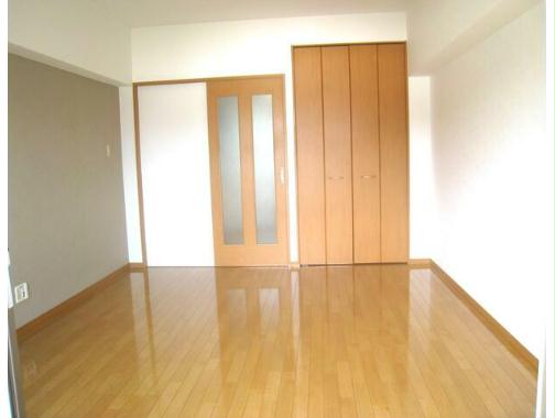 居室・リビング　別部屋・現状優先