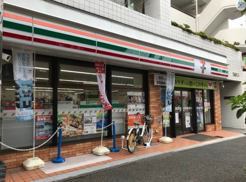 コンビニ　セブンイレブン 横浜南太田駅前店（コンビニ）まで686m