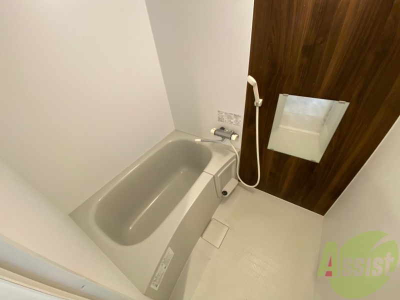 バス・シャワールーム　お風呂になります。一日の疲れを癒してくださいね。