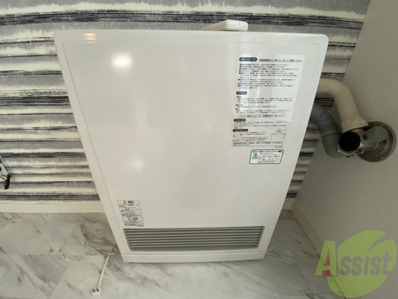 トイレ　ガス暖房です。寒い冬もこれで乗り切りましょう！