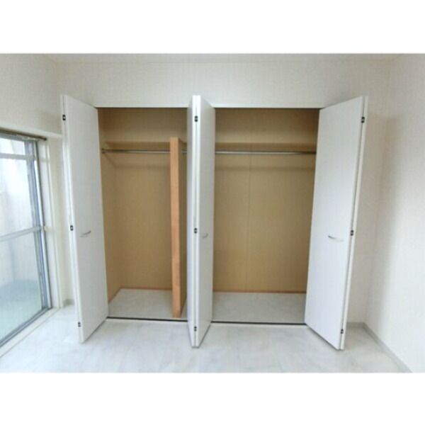 収納　同じ間取りの別部屋の写真です