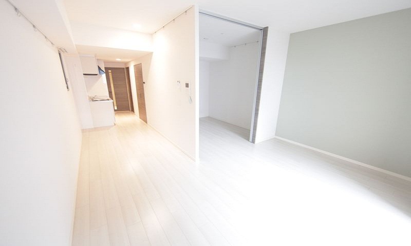 居室・リビング　LDK13.3帖　洋室4帖