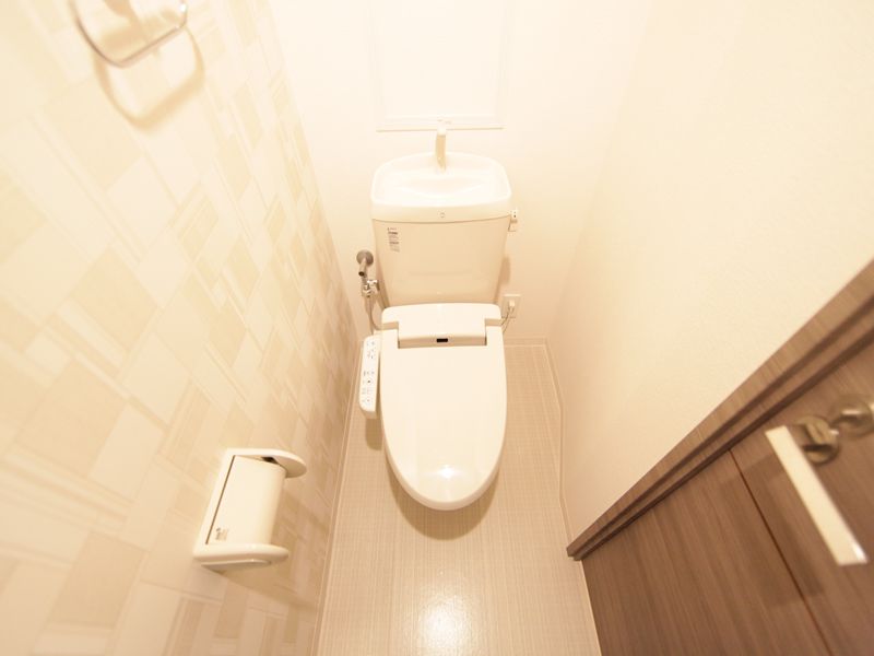 トイレ　温水洗浄便座