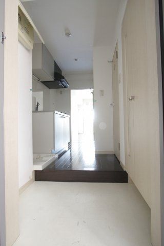 玄関　（別タイプ参考写真）エルフラット白山　文京区白山4