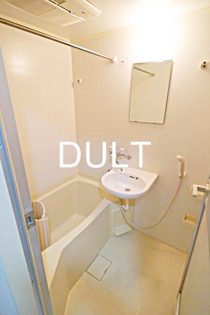 バス・シャワールーム　バスルームです。