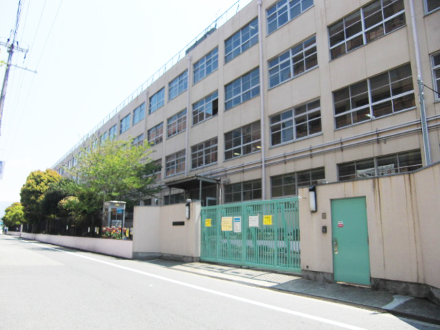 中学校　新喜多中学校（中学校）まで949m