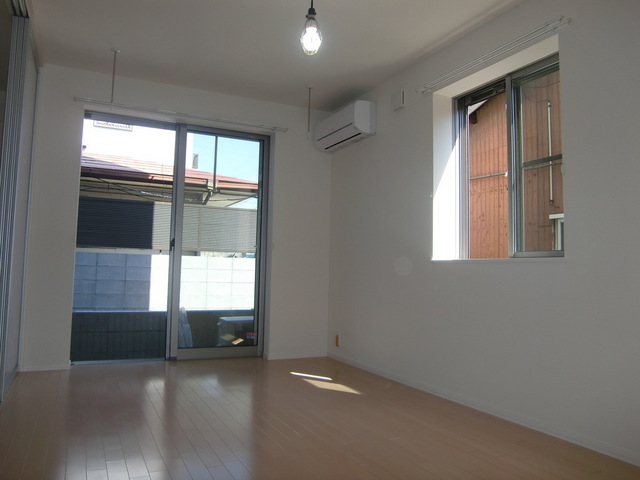 居室・リビング　★２面窓のリビングダイニング★