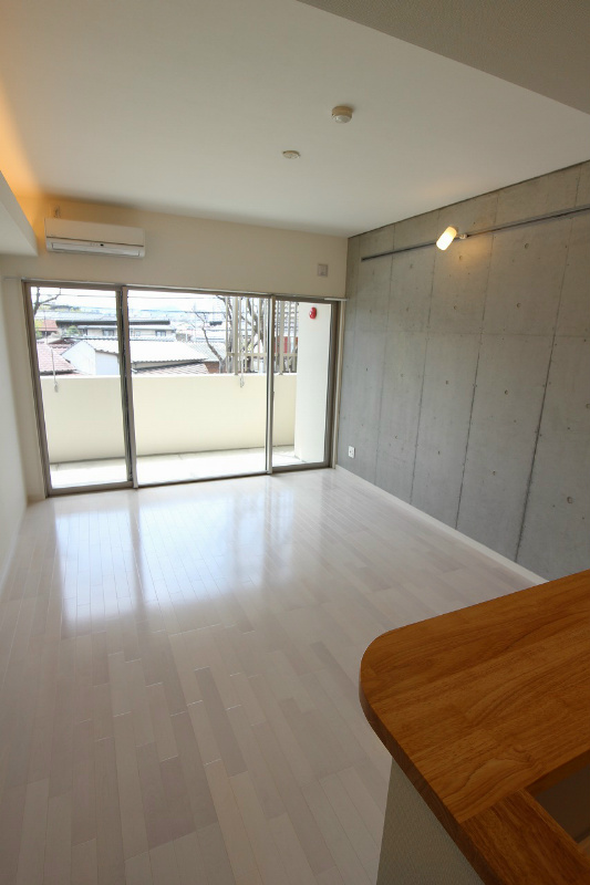 居室・リビング　14.5帖の広々としたリビングです。