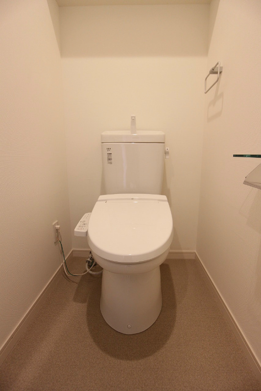 トイレ　ウォシュレット付きです。