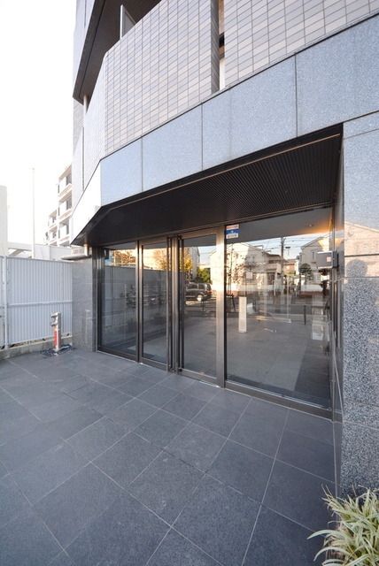 エントランス　★分譲らしいエントランスです★