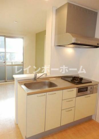 キッチン　コンパクトなキッチンで掃除もラクラク