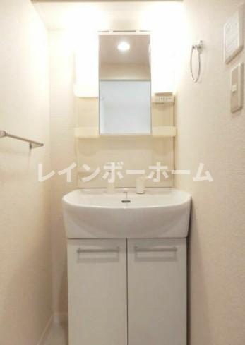 洗面設備　使いやすい洗面所です