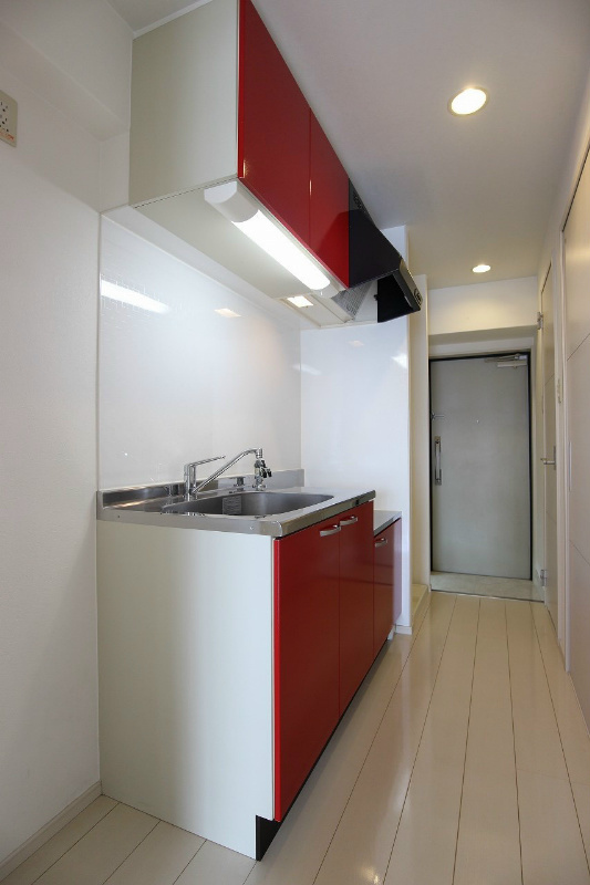 キッチン　キッチンの配色は部屋によって変わります。