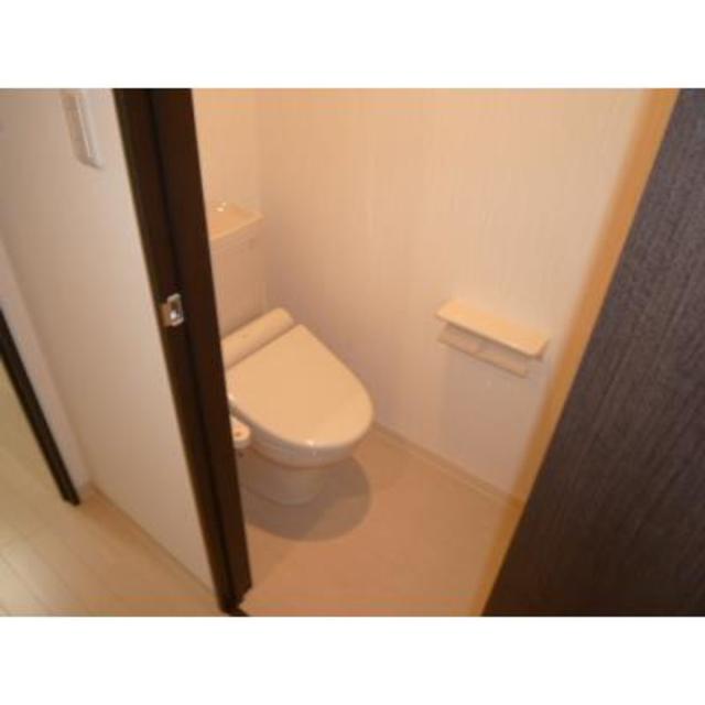 トイレ　※写真は同タイプ住戸です。