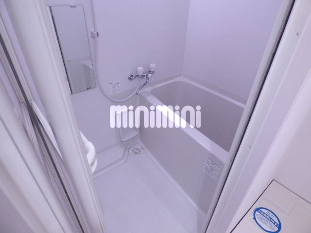 バス・シャワールーム　広々した浴室です。