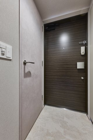 玄関　※参考写真