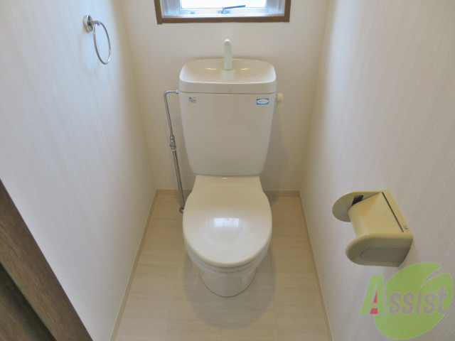 トイレ　こちらはトイレです。清潔感があり、安心して使用できます。