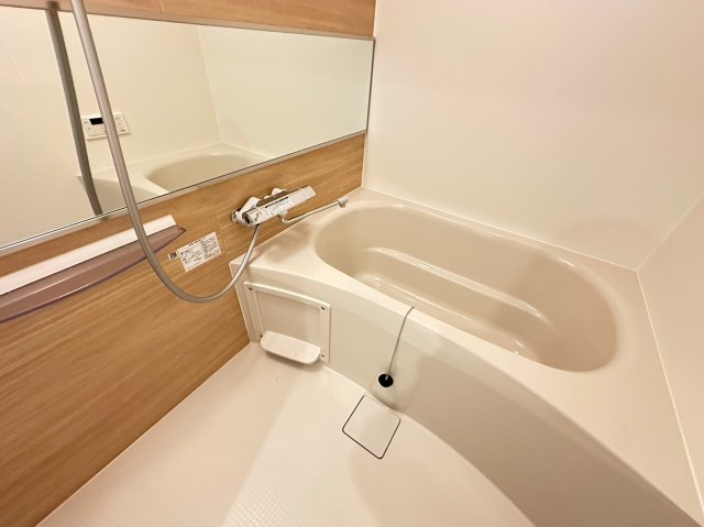 バス・シャワールーム　詳細は、RISUMO江坂本店までお問合せください♪