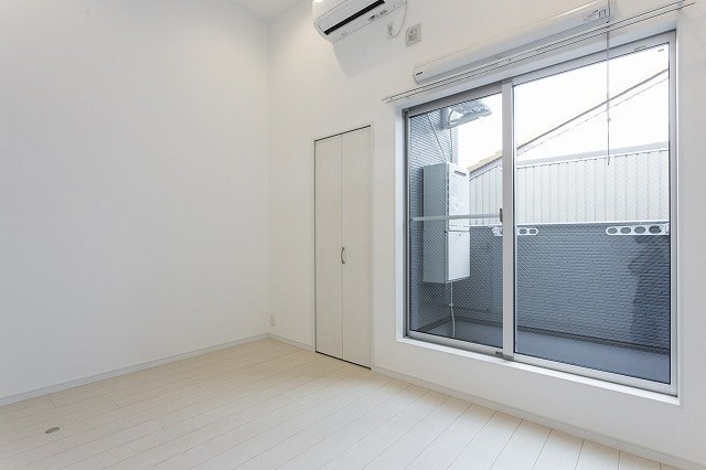 居室・リビング　洋室6帖　ロフト5帖（収納にも寝室にも使えます）