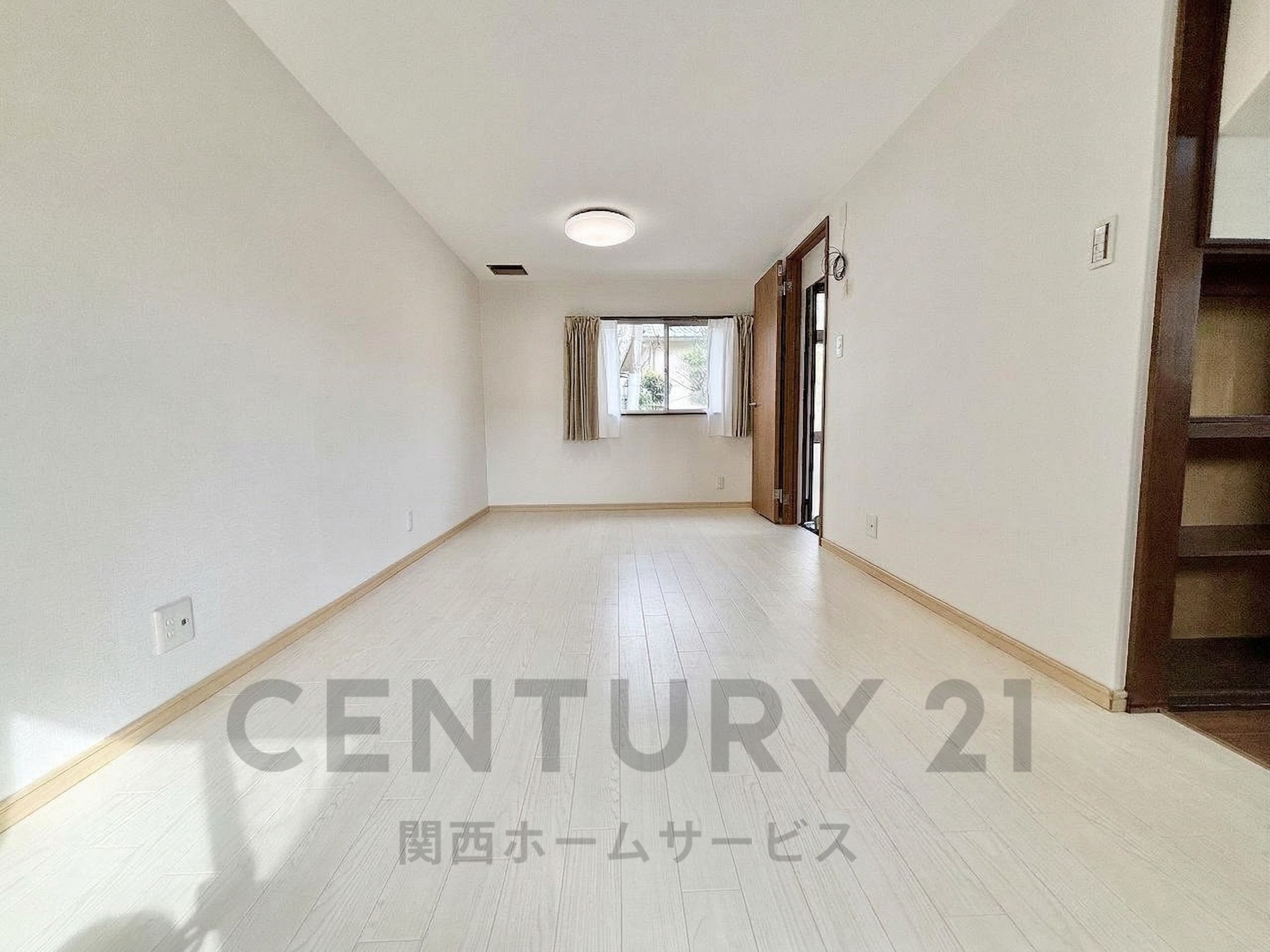 高槻市安岡寺町4丁目の居間写真
