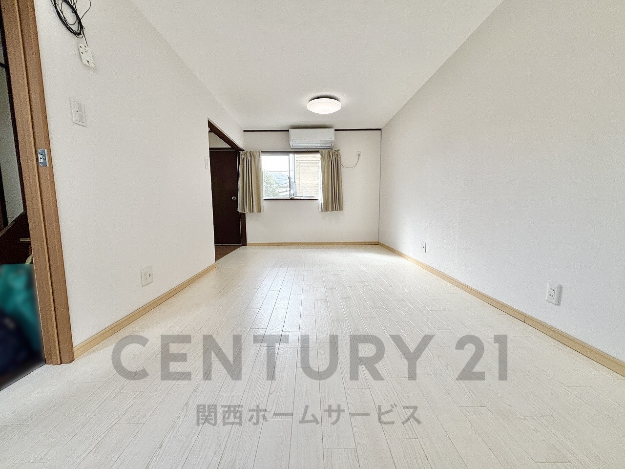 高槻市安岡寺町4丁目の居間写真