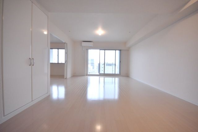 居室・リビング　同建物参考資料