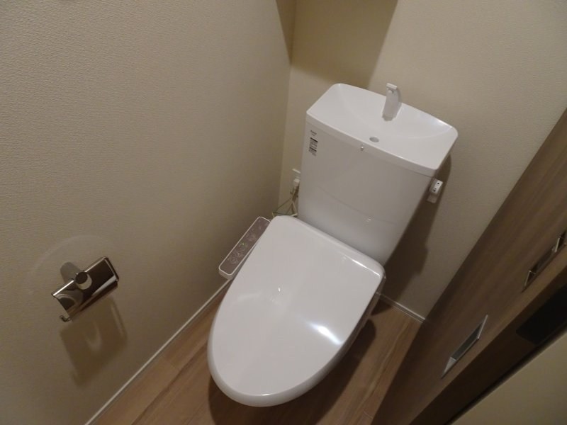 トイレ　ウォシュレット付きトイレ（建築中）