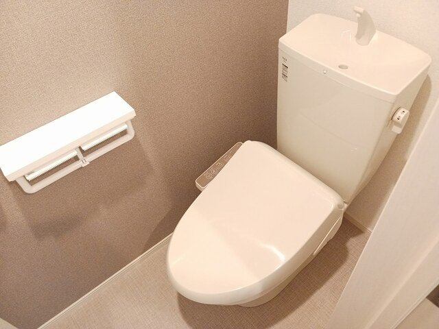 トイレ　落ち着いたトイレです