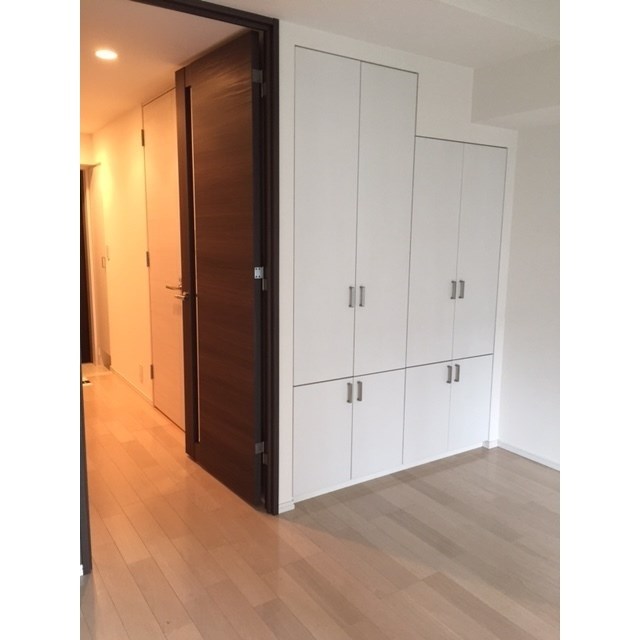 居室・リビング　※参考写真（同物件別部屋です）