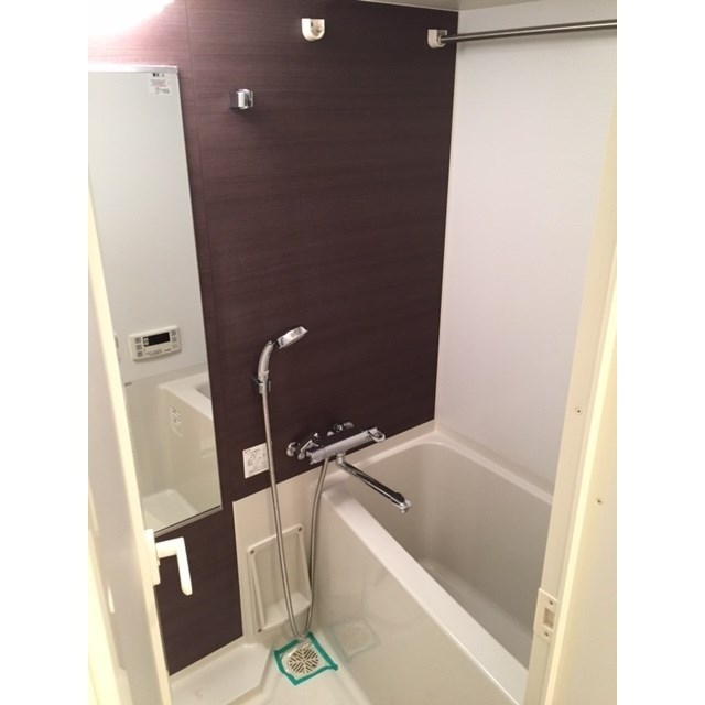 バス・シャワールーム　※参考写真（同物件別部屋です）