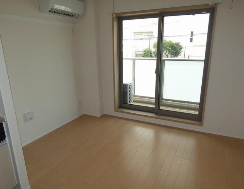 居室・リビング　こちらの居間で趣味の時間をお楽しみください