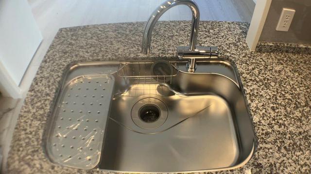 キッチン　ディスポーザー・浄水器付