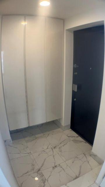 玄関　大理石タイル