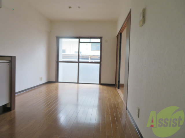 居室・リビング　明るい光が差し込む素敵なお部屋ですね～。