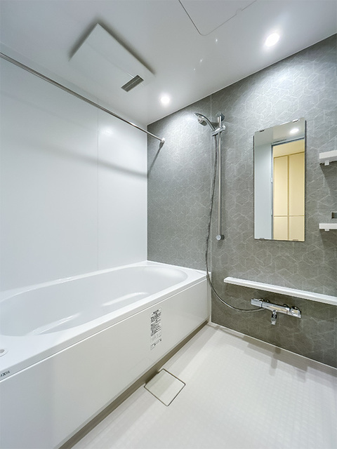 バス・シャワールーム　※写真は同タイプ住戸です。