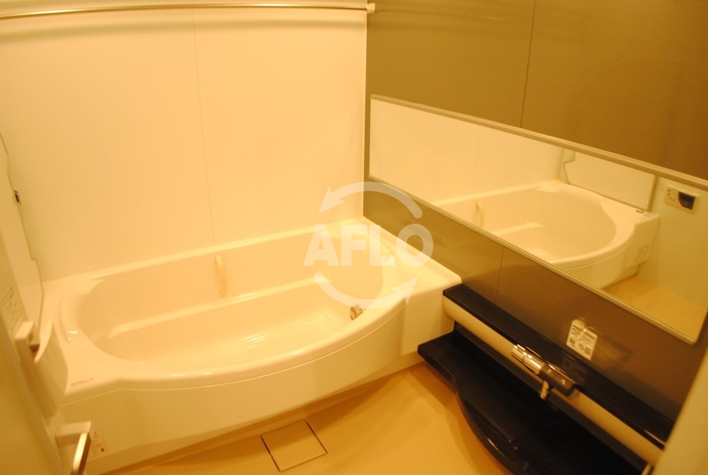 バス・シャワールーム　ロイヤルパークスなんば　浴室