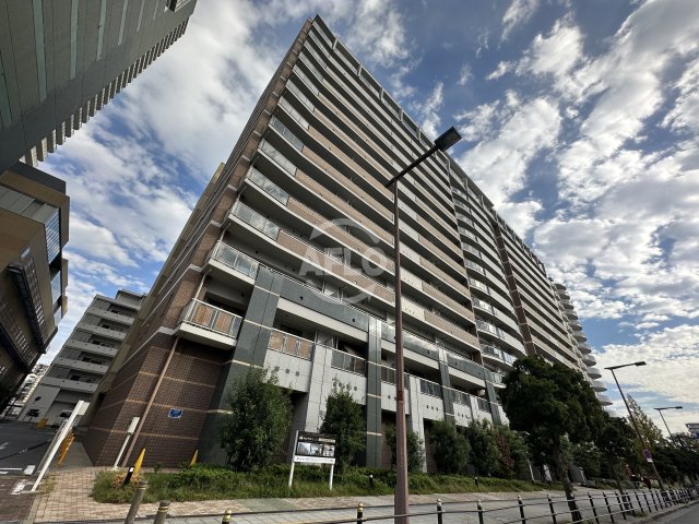 建物外観　ロイヤルパークスなんば　外観