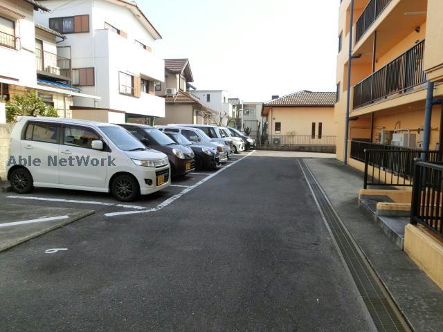 駐車場　駐車場