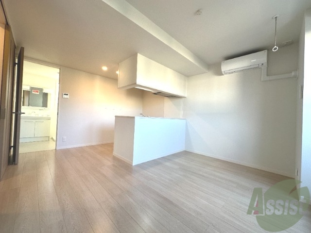 居室・リビング　陽当たりが良く、広々として過ごしやすそうです。