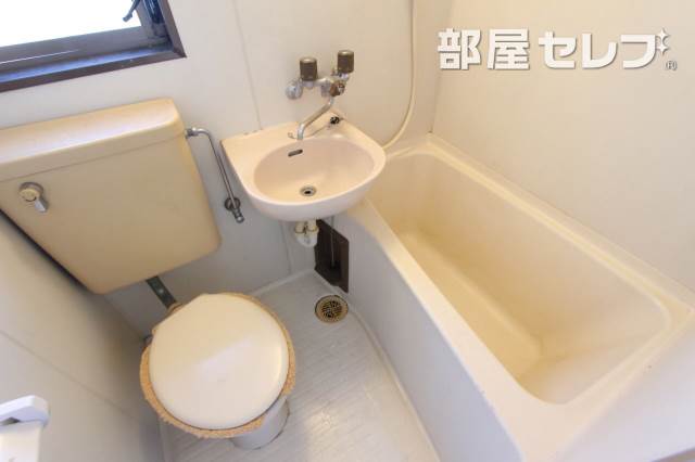 バス・シャワールーム　３Ｂ号室