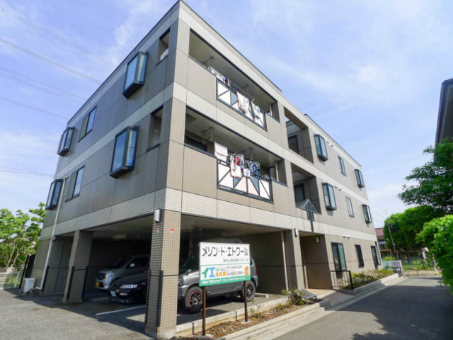 建物外観　安心のオートロック！駐車場も空き有のマンション